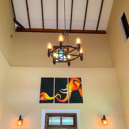 Headman House Antique Villa - A Seaside Royal Stay Ahangama Bagian luar foto