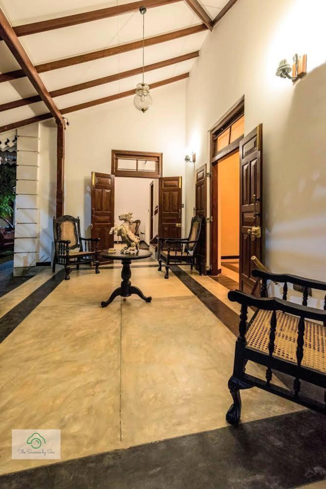 Headman House Antique Villa - A Seaside Royal Stay Ahangama Bagian luar foto